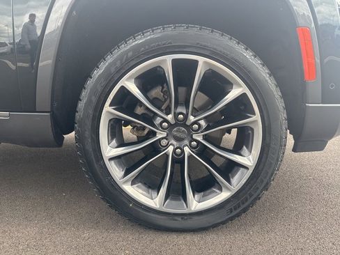 Used 2022 Jeep Wagoneer Series III w/ Premium Group I image 12