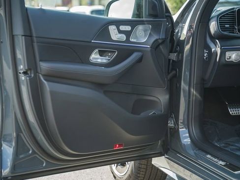 New 2026 Mercedes-Benz GLS 450 4MATIC image 40