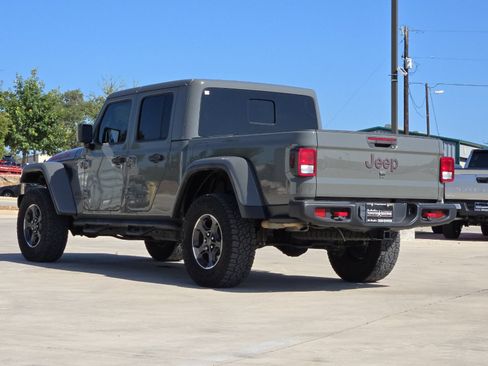Used 2023 Jeep Gladiator Rubicon w/ Cold Weather Group AWD/4WD image 3