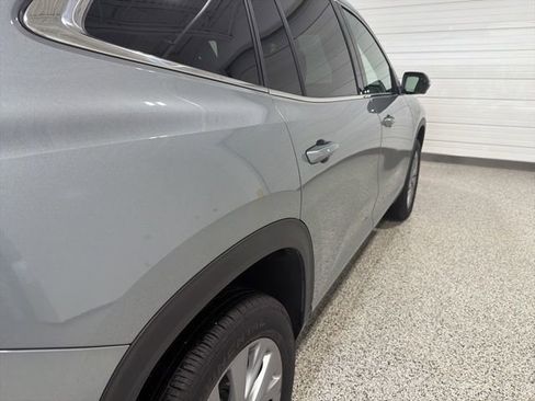 Used 2025 Buick Enclave Preferred image 33