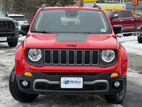 Used 2023 Jeep Renegade Latitude image 3