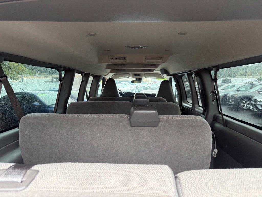 Used 2025 Chevrolet Express 3500 LT w/ LT Preferred Equipment Group RWD image 18