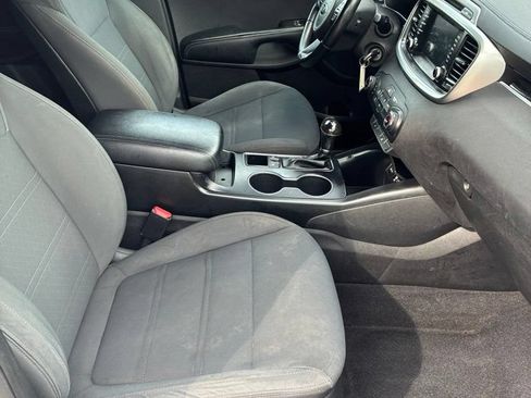Used 2017 Kia Sorento FWD w/ LX Convenience Package image 11