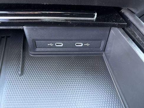 Used 2025 Volkswagen Atlas Peak Edition SE image 37