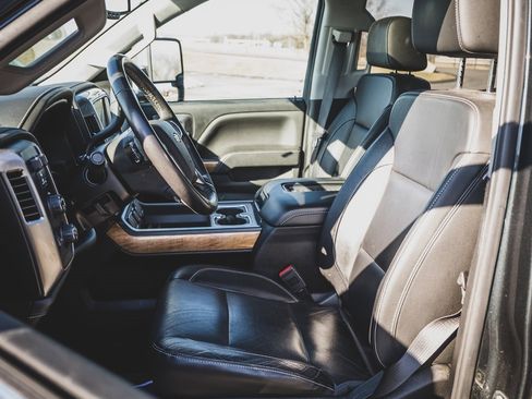 Used 2017 Chevrolet Silverado 2500 LTZ w/ Duramax Plus Package image 18