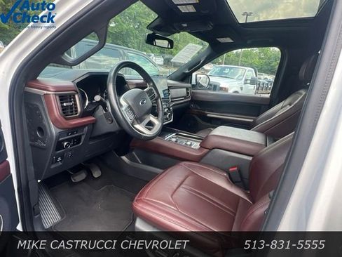 Used 2024 Ford Expedition Limited AWD/4WD image 6