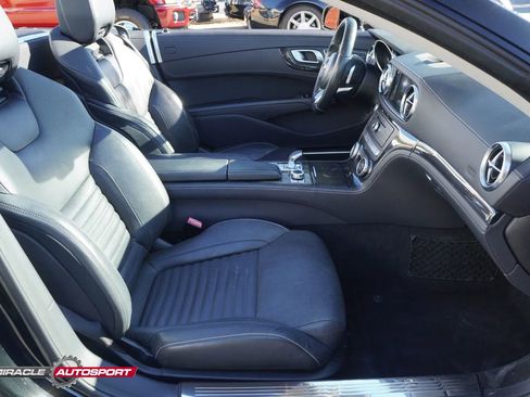 Used 2018 Mercedes-Benz SL 550 image 25
