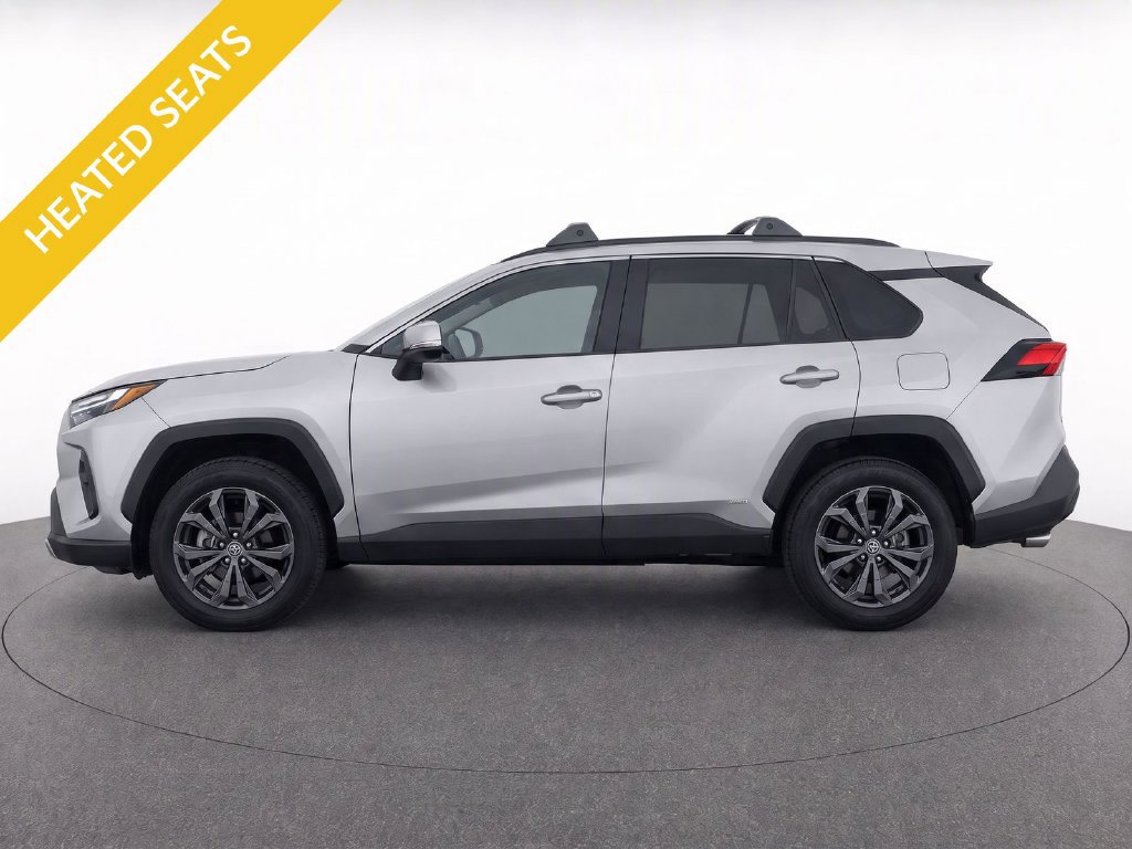 Used 2022 Toyota RAV4 XLE Premium AWD/4WD image 7