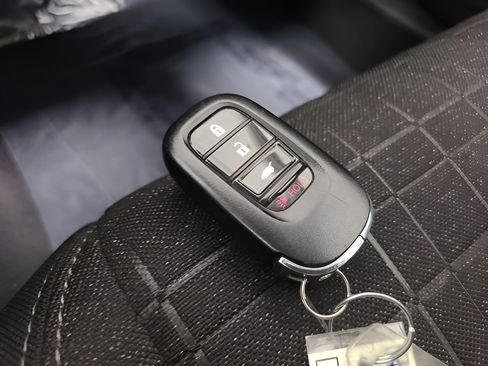 Used 2025 Honda HR-V LX image 31