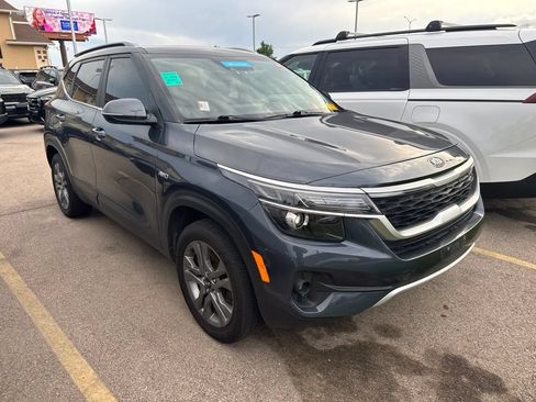 Used 2021 Kia Seltos S AWD/4WD image 2