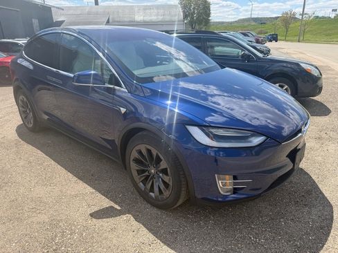 Used 2018 Tesla Model X 100D AWD/4WD image 3