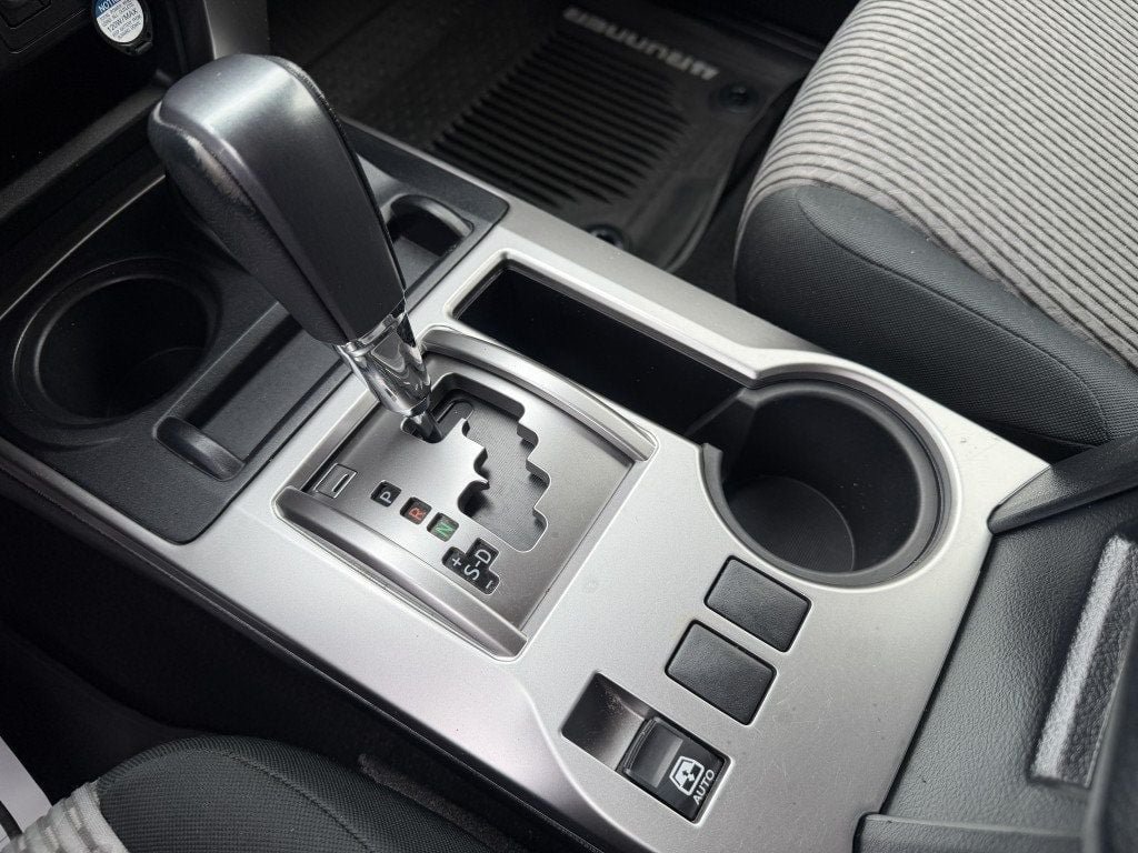 Used 2018 Toyota 4Runner SR5 AWD/4WD image 16