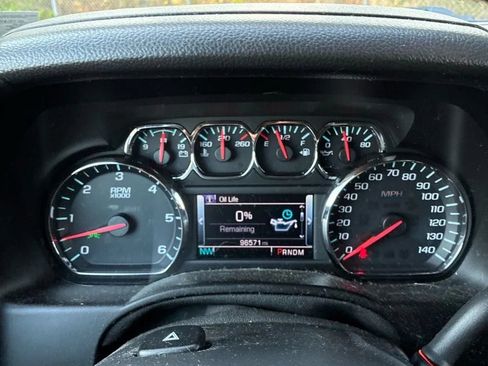 Used 2015 Chevrolet Suburban LT AWD/4WD image 19