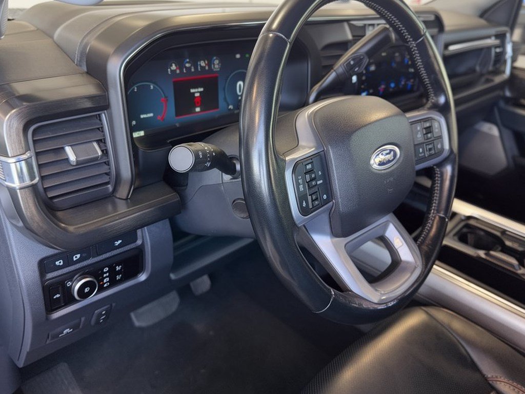 Used 2023 Ford F350 Lariat w/ Lariat Ultimate Package AWD/4WD image 4