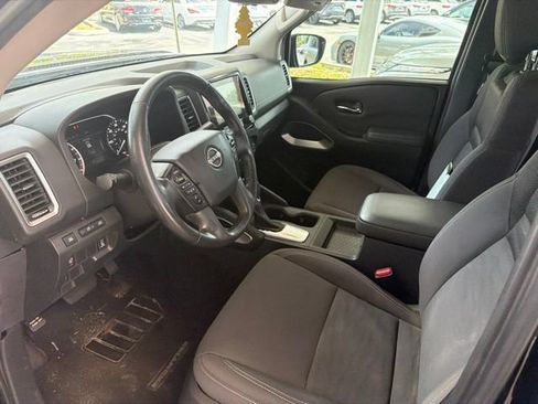 Used 2022 Nissan Frontier SV RWD image 10