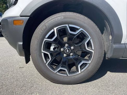Certified 2025 Ford Bronco Sport Outer Banks w/ Outer Banks Tech Package+ AWD/4WD image 9