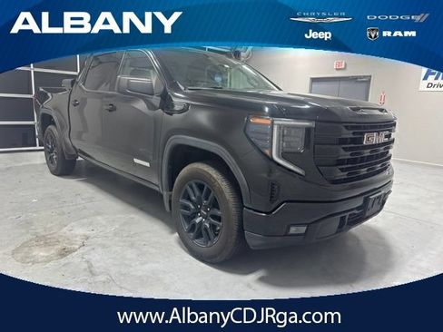 Used 2023 GMC Sierra 1500 Elevation AWD/4WD image 1