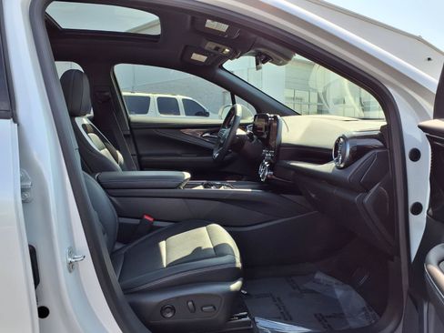 Used 2024 Chevrolet Blazer EV LT AWD/4WD image 24