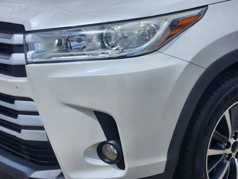 Used 2019 Toyota Highlander XLE FWD image 9