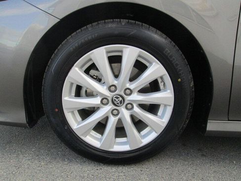 Used 2019 Toyota Camry LE image 7