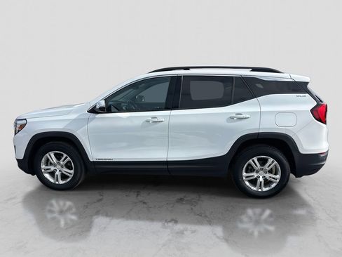 Used 2019 GMC Terrain SLE w/ Driver Convenience Package image 2