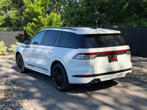 New 2026 Lincoln Aviator Reserve AWD/4WD image 3