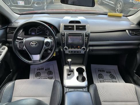 Used 2014 Toyota Camry SE FWD image 18