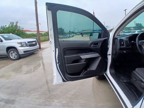 Used 2021 Chevrolet Colorado LT w/ Fleet Safety Package RWD image 10