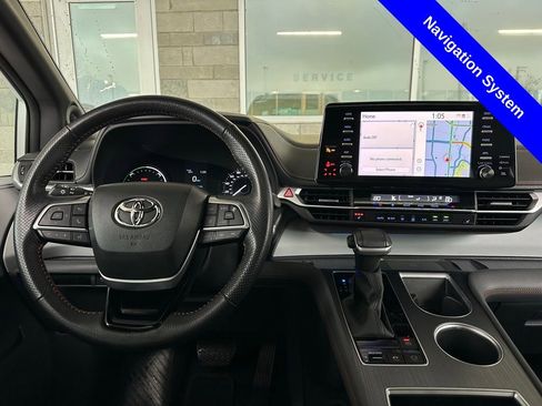 Used 2023 Toyota Sienna XSE image 6