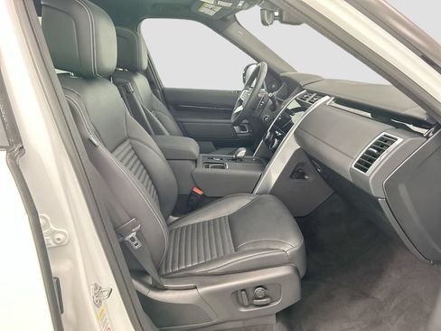 Certified 2025 Land Rover Discovery S AWD/4WD image 19