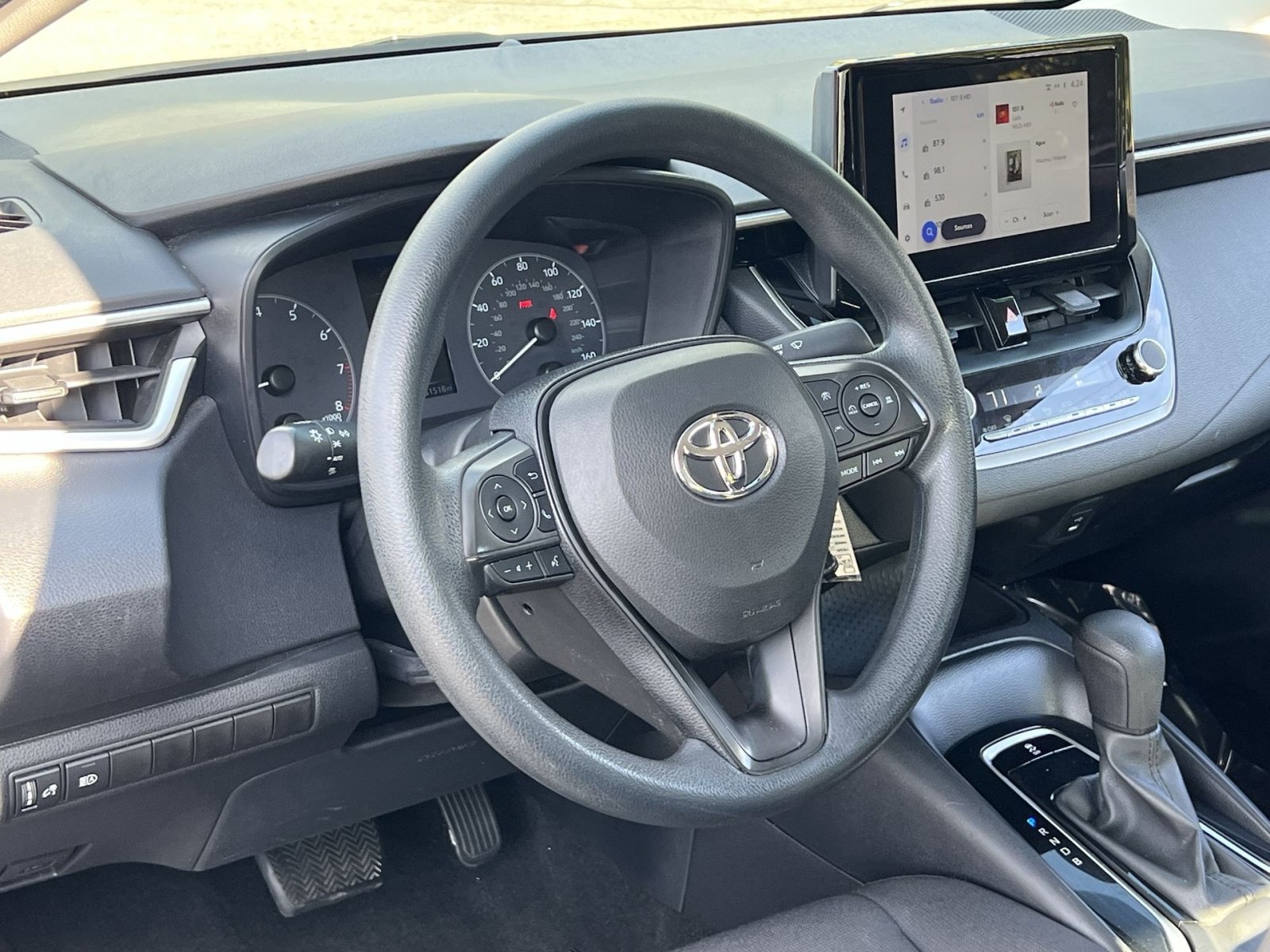 Used 2024 Toyota Corolla LE FWD image 18