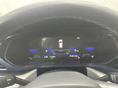 Used 2024 Volkswagen Taos SE image 28
