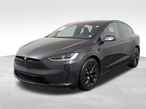 Used 2024 Tesla Model X image 2
