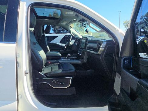 Used 2022 Ford F150 Lariat w/ Equipment Group 502A High RWD image 8