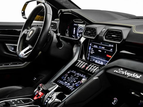 Used 2021 Lamborghini Urus image 54