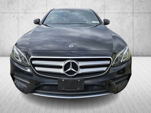 Used 2019 Mercedes-Benz E 300 4MATIC image 2