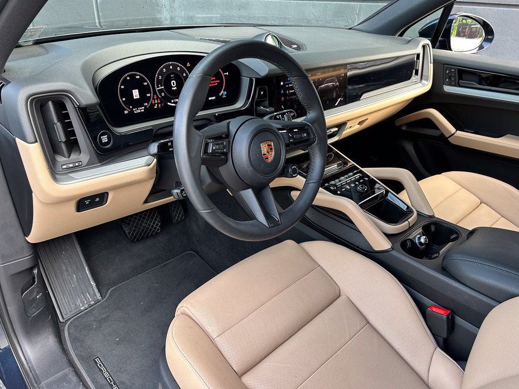 Certified 2026 Porsche Cayenne AWD/4WD image 4