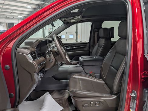 Used 2023 GMC Yukon XL Denali w/ Denali Reserve Package image 16