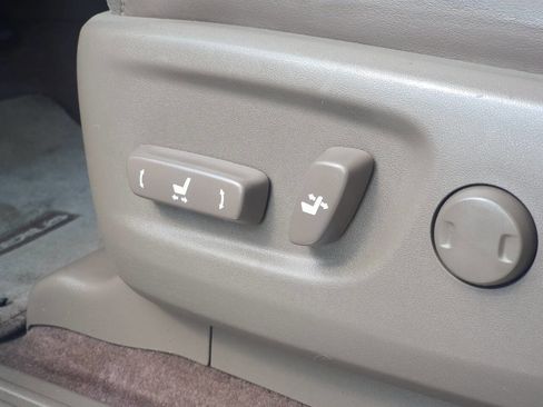 Used 2011 Lexus GX 460 image 17