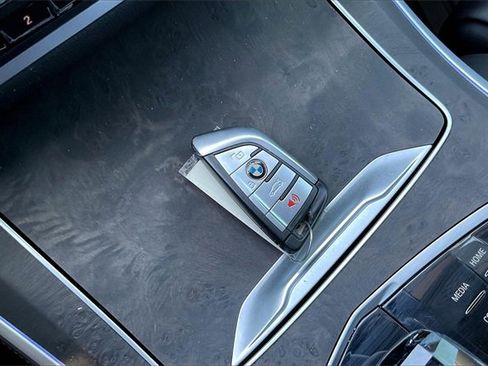 Certified 2021 BMW X5 xDrive40i w/ M Sport Package image 11