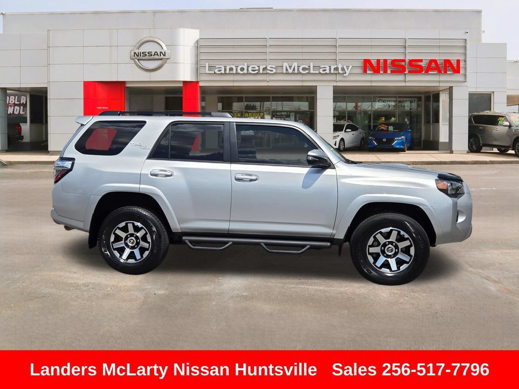 Used 2024 Toyota 4Runner TRD Off-Road Premium w/ Moonroof Package AWD/4WD image 2