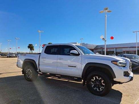 Used 2022 Toyota Tacoma TRD Off-Road image 3