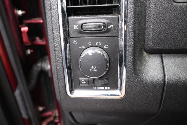 Used 2018 RAM 1500 Laramie w/ Convenience Group AWD/4WD image 16