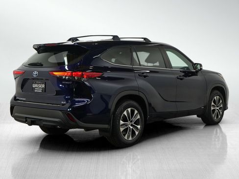 Used 2022 Toyota Highlander XLE image 6