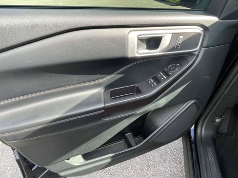 Used 2020 Ford Explorer XLT w/ Equipment Group 202A RWD image 14