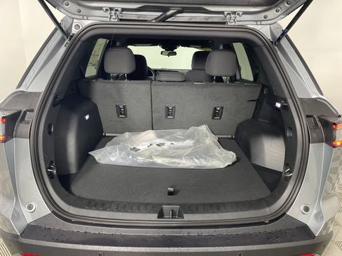 Used 2026 Chevrolet Equinox LT FWD image 17