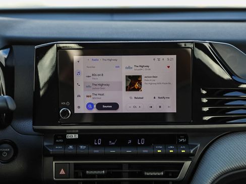 Used 2026 Toyota Camry SE image 14