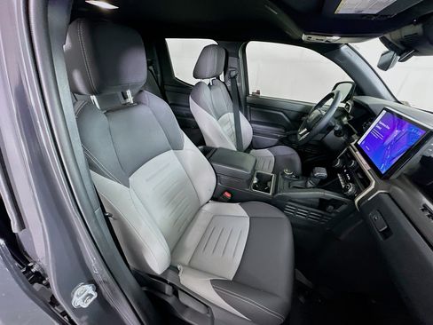 Used 2025 Toyota Tacoma TRD Sport image 30