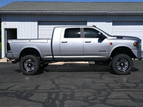 Used 2022 RAM 2500 Limited AWD/4WD image 5