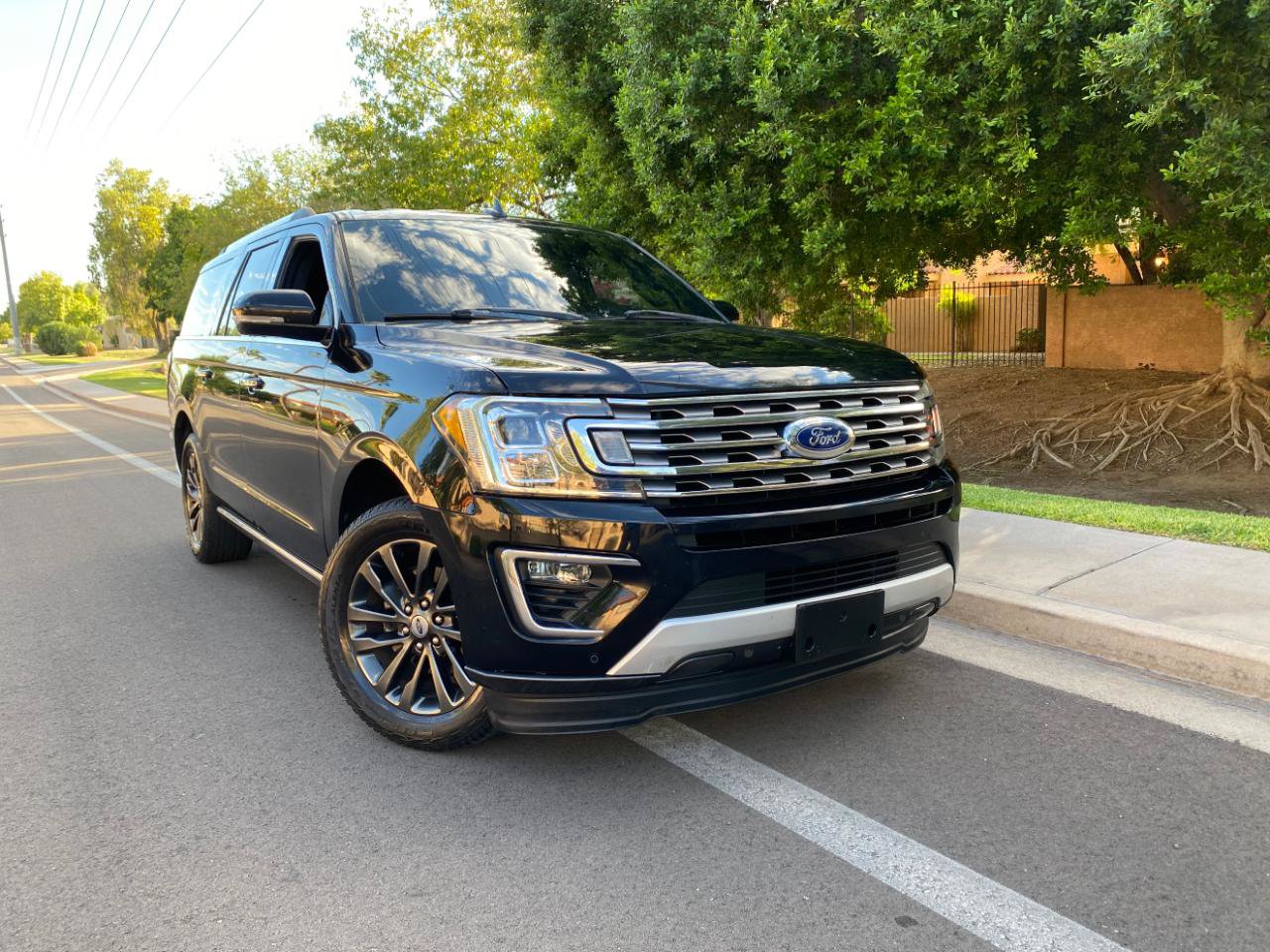 Used 2019 Ford Expedition Max Limited RWD image 4